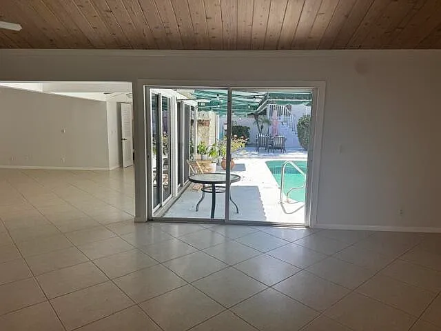 112 E Coral Fish Ln — Photo 14
