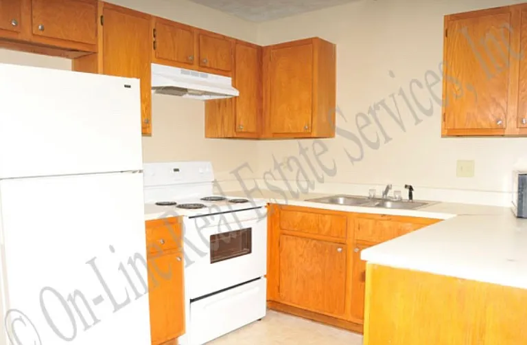 806 San Pedro Dr #D — Photo 3