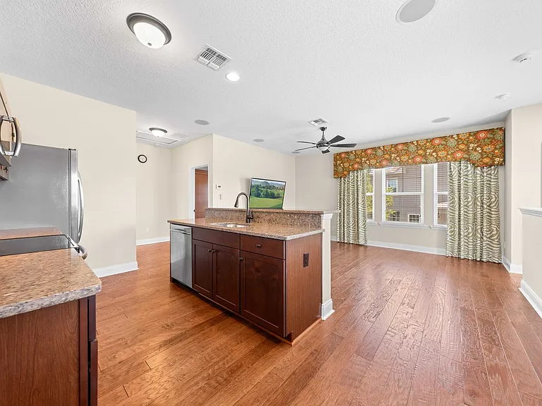 8393 Laureate Blvd — Photo 12