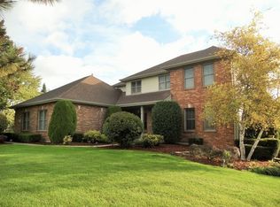 10902 Michigan Dr, Spring Grove, IL 60081