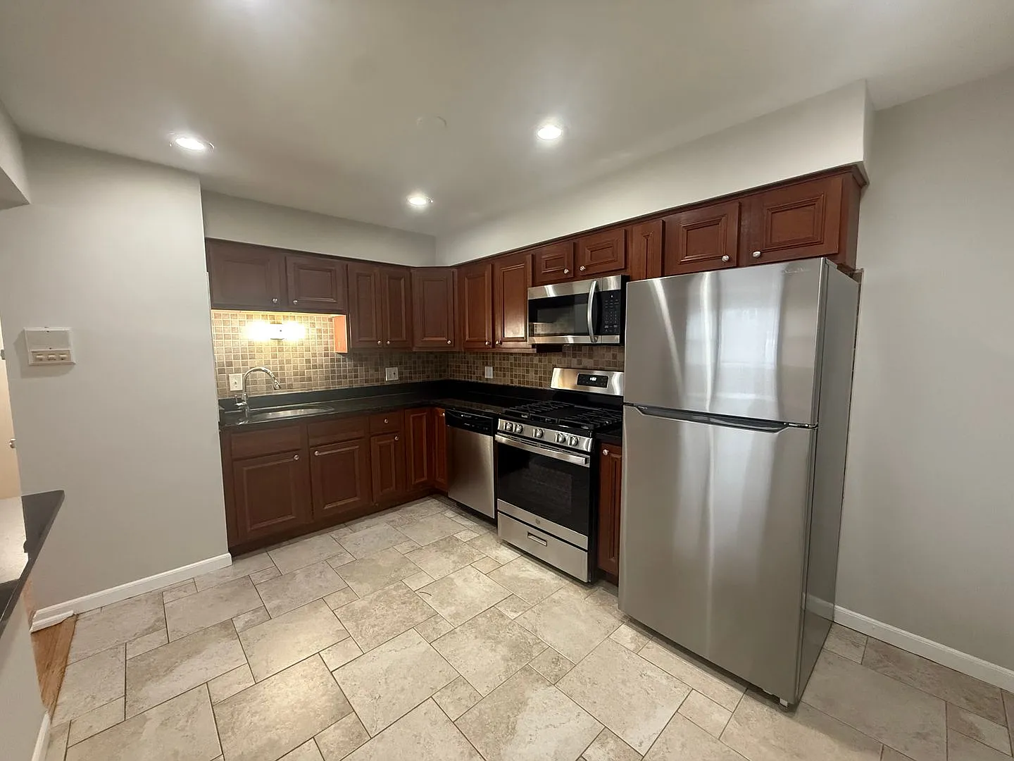 4438 S. Prescott Avenue — Photo 4