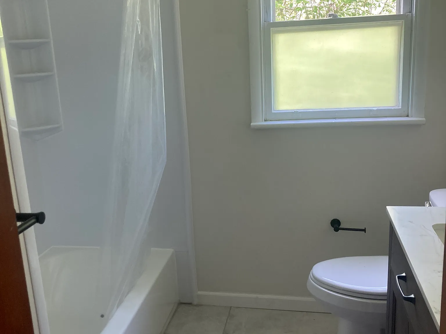 1 bed, $1,050 — Photo 4