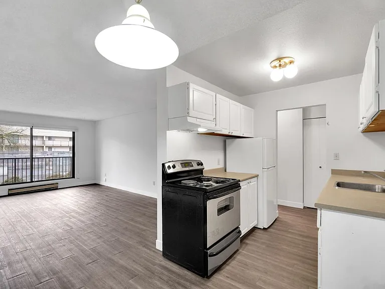 8200 Park Rd — Photo 12