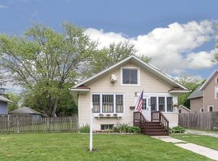 1004 Augusta Ave, Elgin, IL 60120