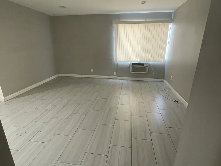 1734 Workman St #101 — Photo 5