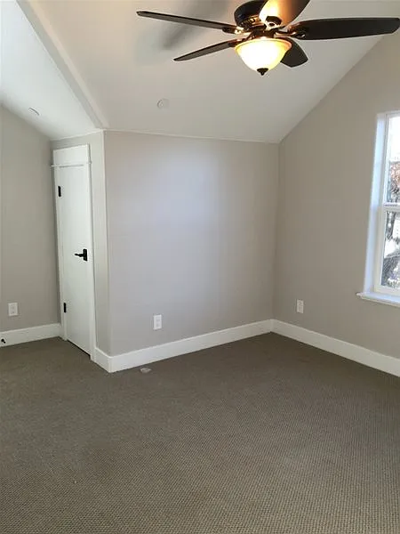 3 bed, 2.5 bath, 1322 sqft, $3,300 — Photo 3