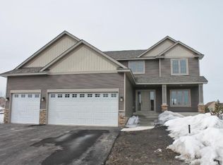 1540 Spinnaker Rd, Waconia, MN 55387