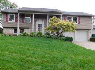 422 Forestway Dr, Buffalo Grove, IL 60089