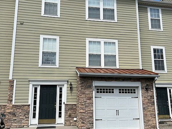 25 Tributary Ln