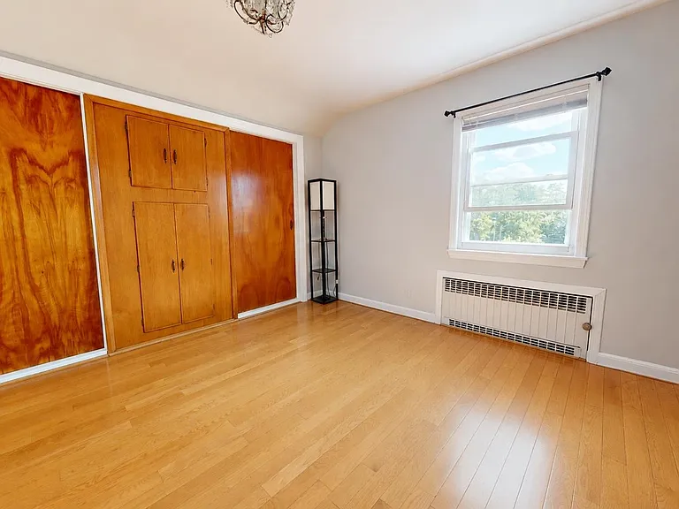 132 Linden Ave #3 — Photo 2