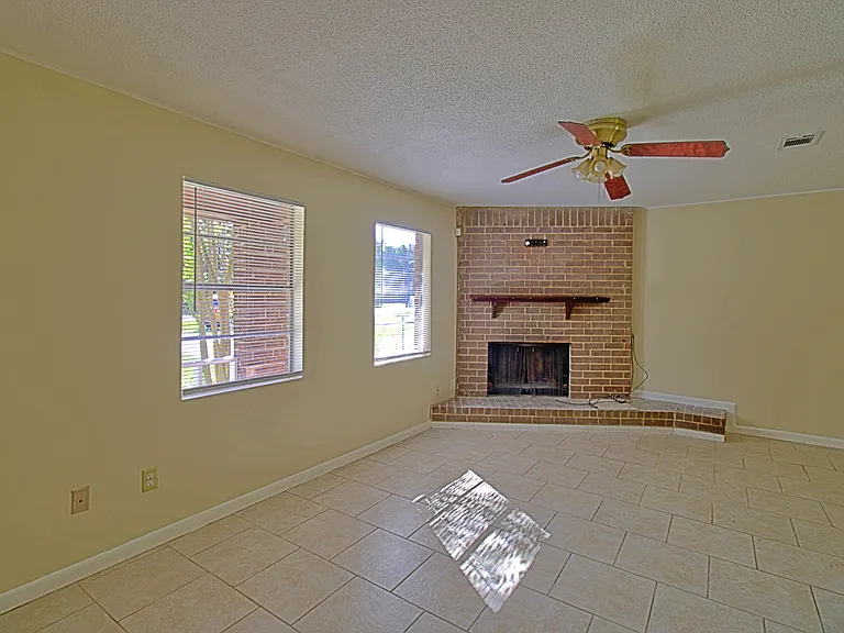 1040 Charles C Frasier Blvd — Photo 4