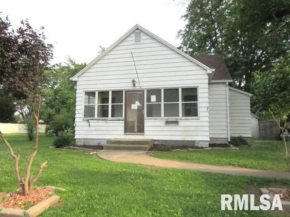 320 E Meadow Lawn St, Manito, IL 61546