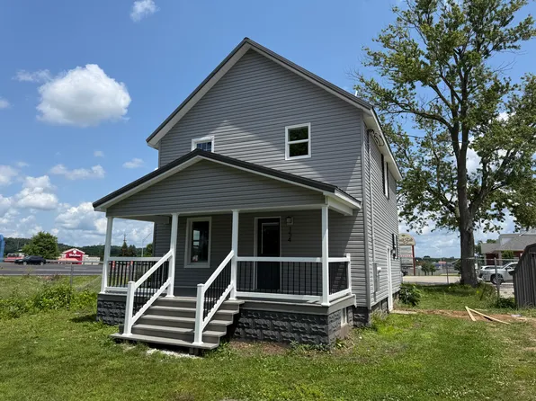 154 Clay Ave SE, New Philadelphia, OH 44663