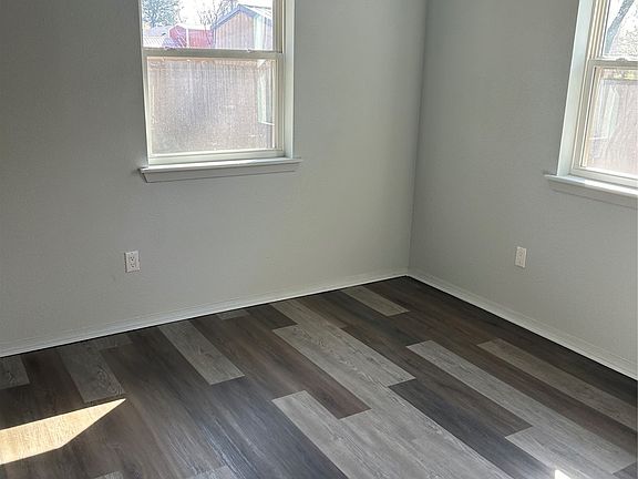 4th image of 402 NW F St