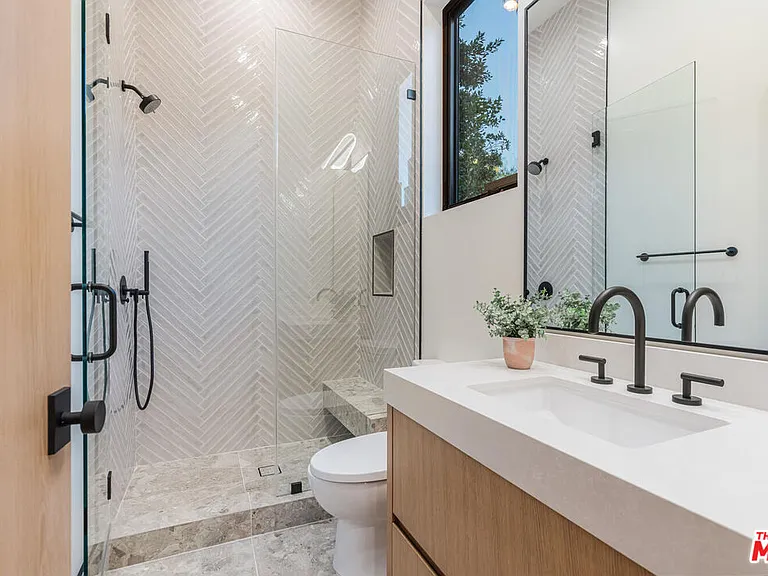 5064 Encino Ave — Photo 42