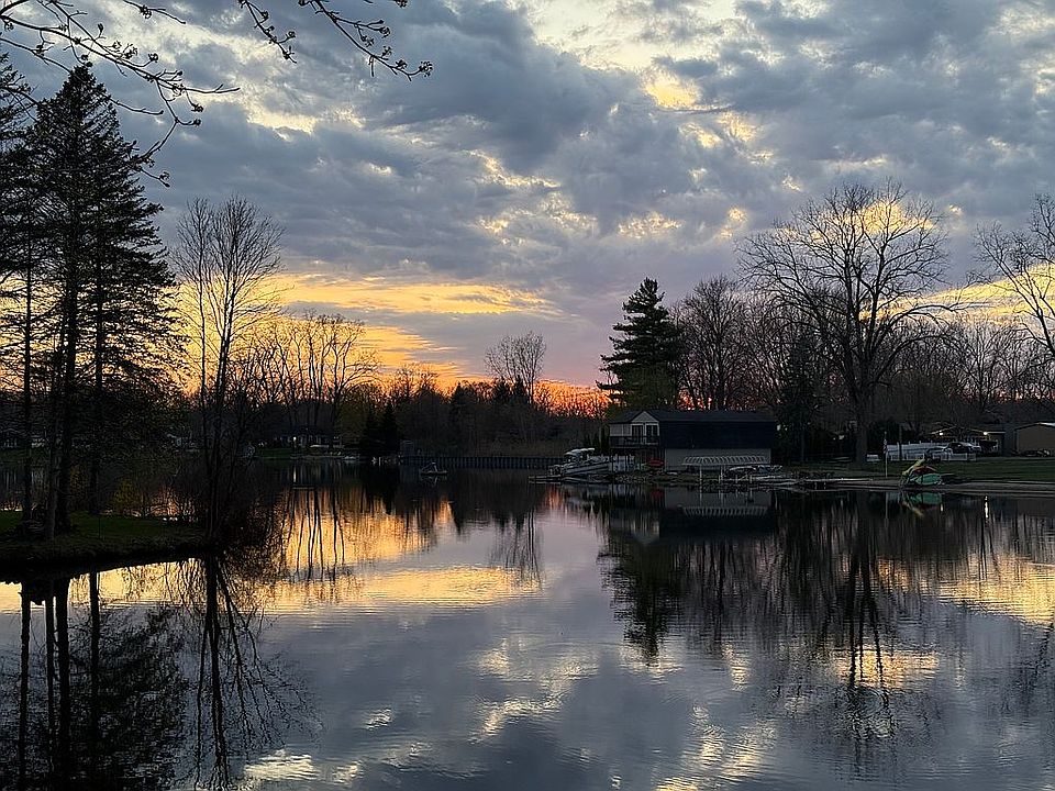 2nd image of 1878 Lake Pointe Dr