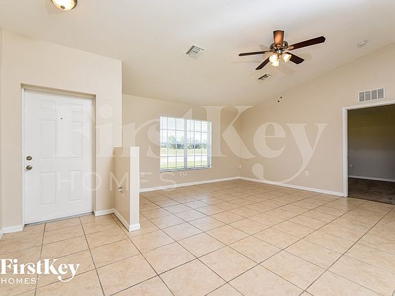 3rd image of 3923 E Gator Cir
