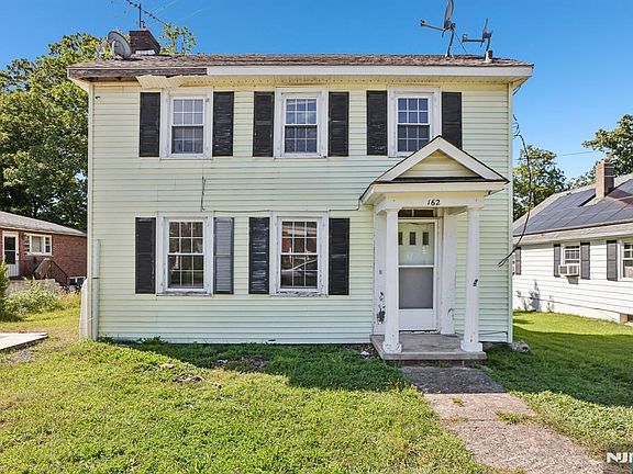 2nd image of 162 Chestnut Street