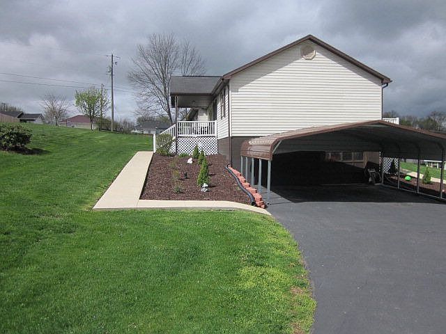 2nd image of 311 Sweet Brier St