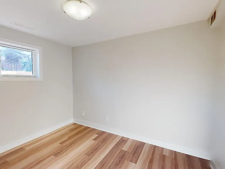 1230 Emperor Ave — Photo 11