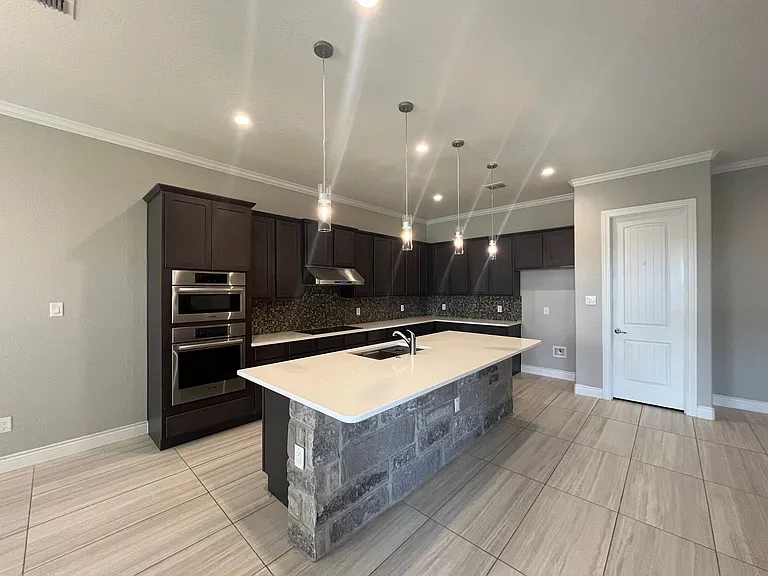 4815 Viewcrest Rd — Photo 16