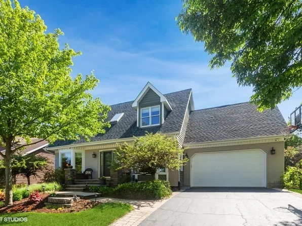 1N065 Coventry Dr, Carol Stream, IL 60188