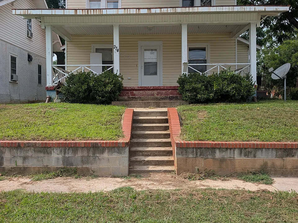 234A Cameron Ave