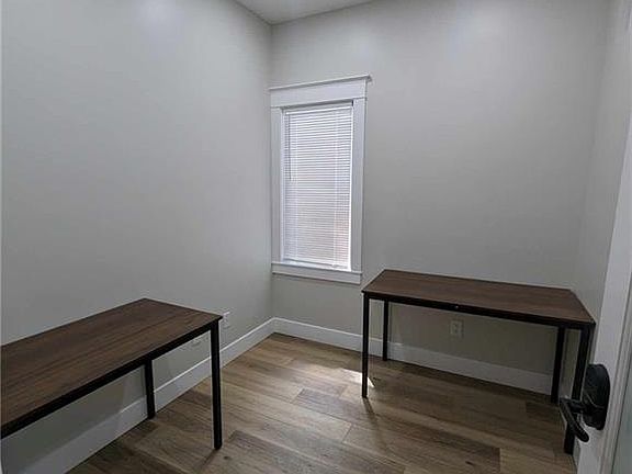 5th image of 3212 Churchland Blvd #8K