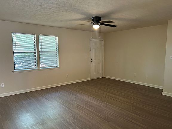 2nd image of 1010 Wellington Dr