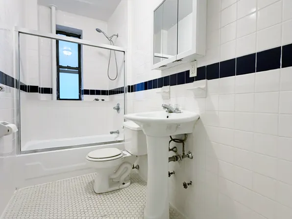 3621 Broadway image 7 of 8