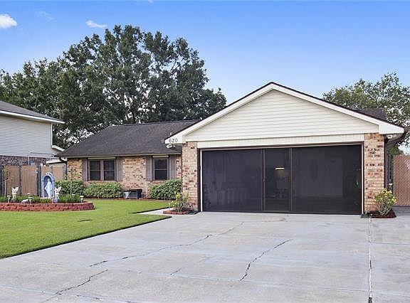 3rd image of 620 Fairway Dr