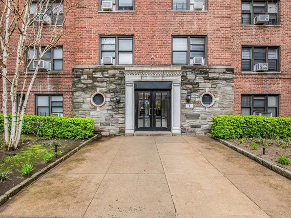 1 Fisher Drive #321, Mount Vernon, NY 10552