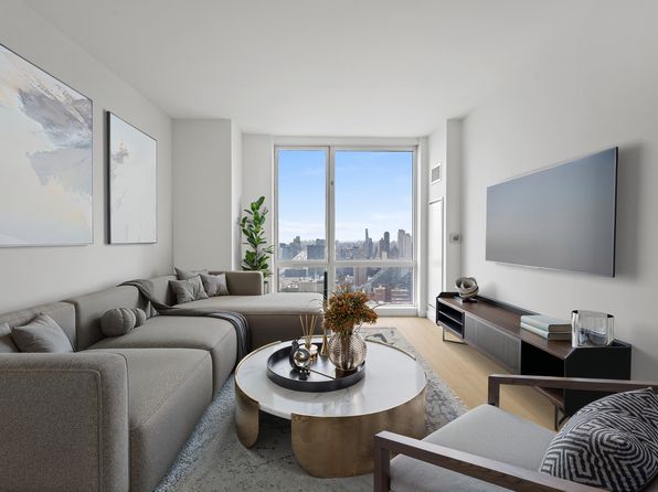 605 W 42nd St APT 53V