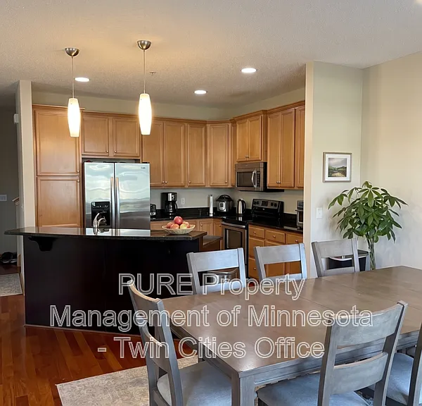 8051 Larch Ln N — Photo 5