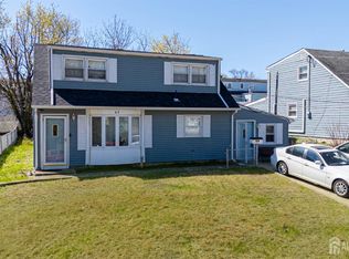42 Kendall Dr, Parlin, NJ
