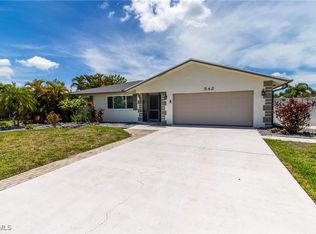 542 SE 33rd Ter, Cape Coral, FL 33904