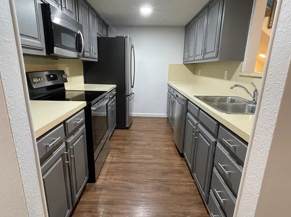 2812 Country Club Rd #2812, Denton, TX 76210