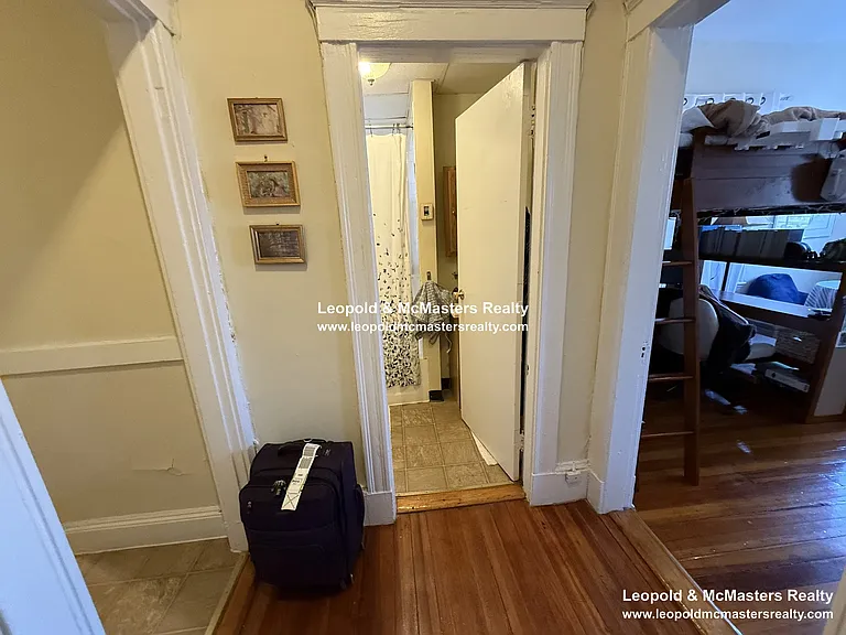 Kelton Street Apartments — Photo 23