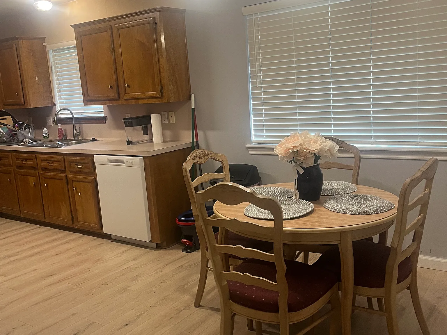 4 bed, 2.5 bath, 1538 sqft, $1,900 — Photo 4