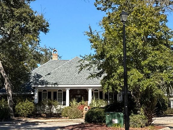 2nd image of 2015 Rue Ulysse