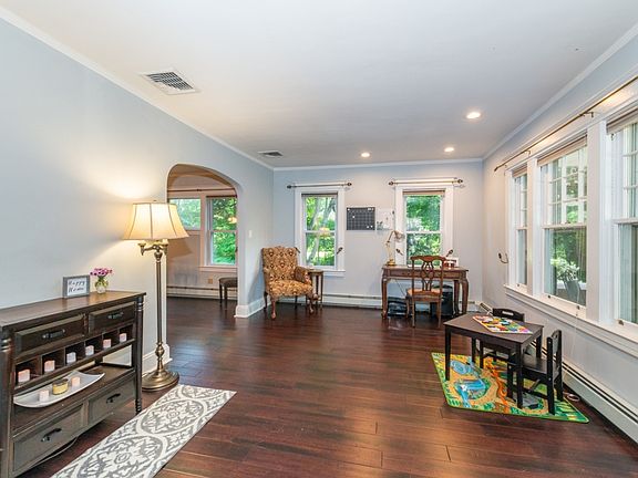 4th image of 75 Todd Rd