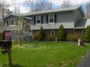 5976 Iroquois St, Tobyhanna, PA