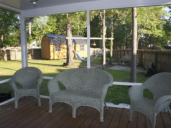 Screen in deck