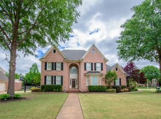 9824 S Houston Oak Dr, Germantown, TN 38139