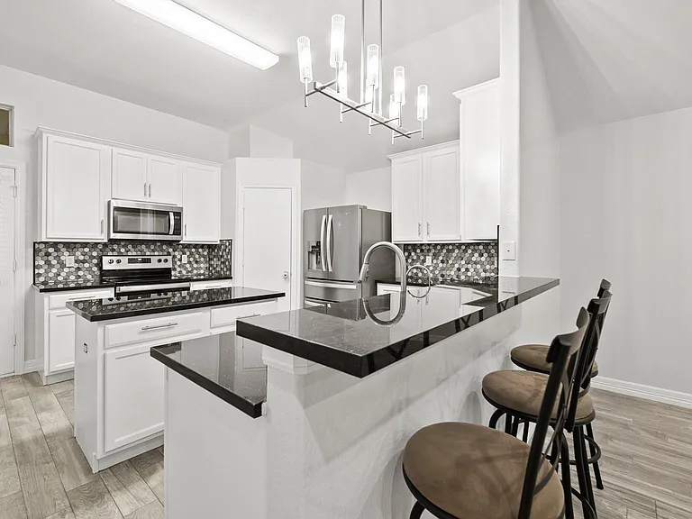 15218 Arnold — Photo 13