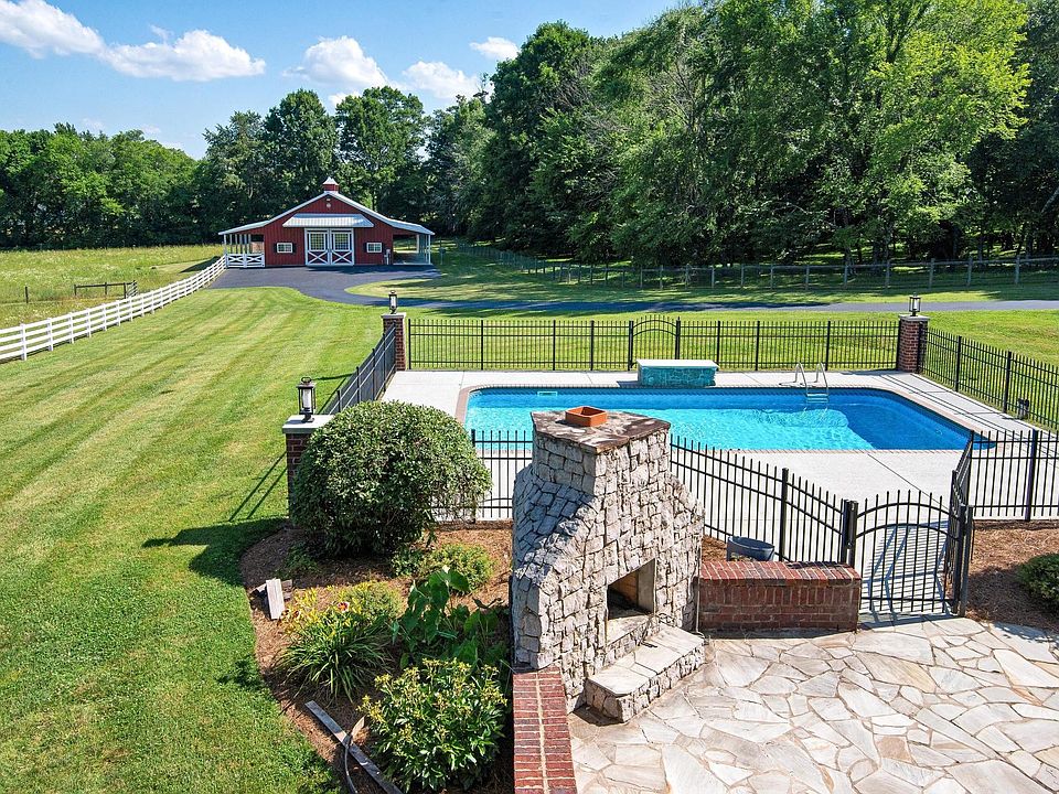1st image of 2701 Owl Hollow Rd