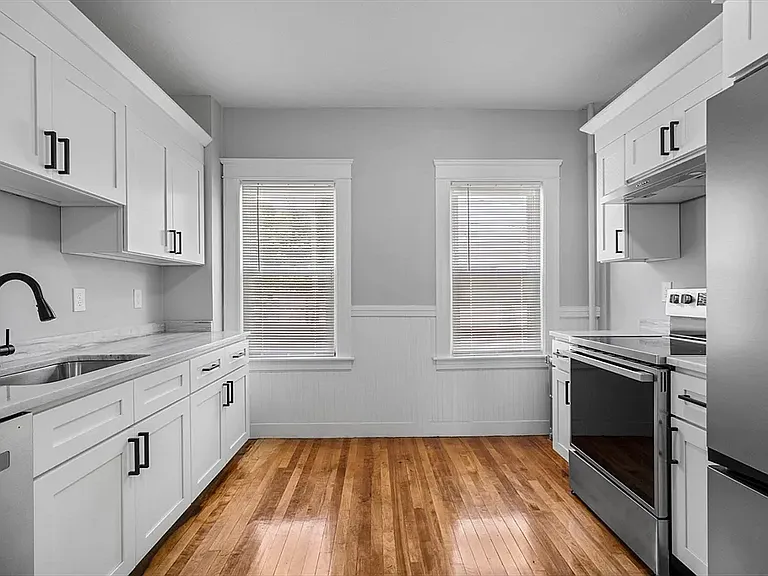 92 Greenwood St #1 — Photo 2