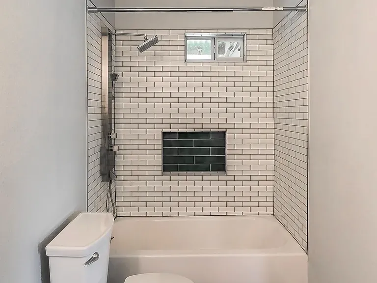 3241 Sandage Ave — Photo 15