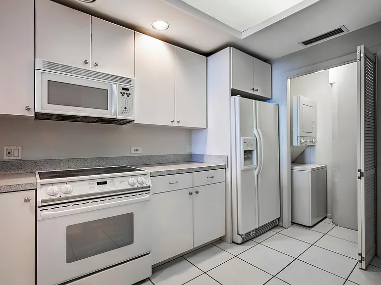 1 Beach Dr SE #2109 — Photo 7