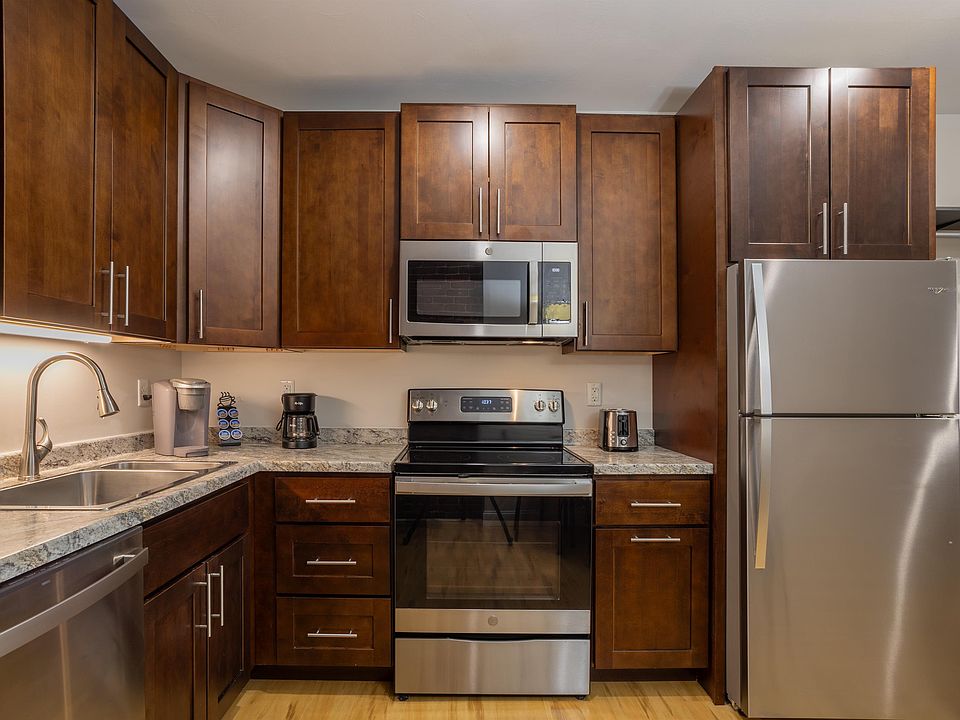 Deluxe + Kitchen